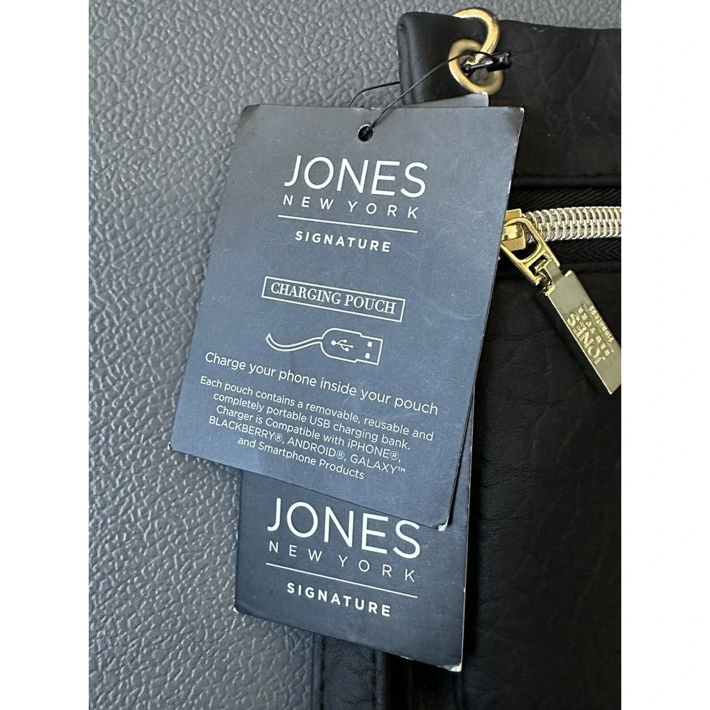 JONES NEW YORK Wristlet‎ Wallet Bag  Black Zip Black NWT Charging Pouch